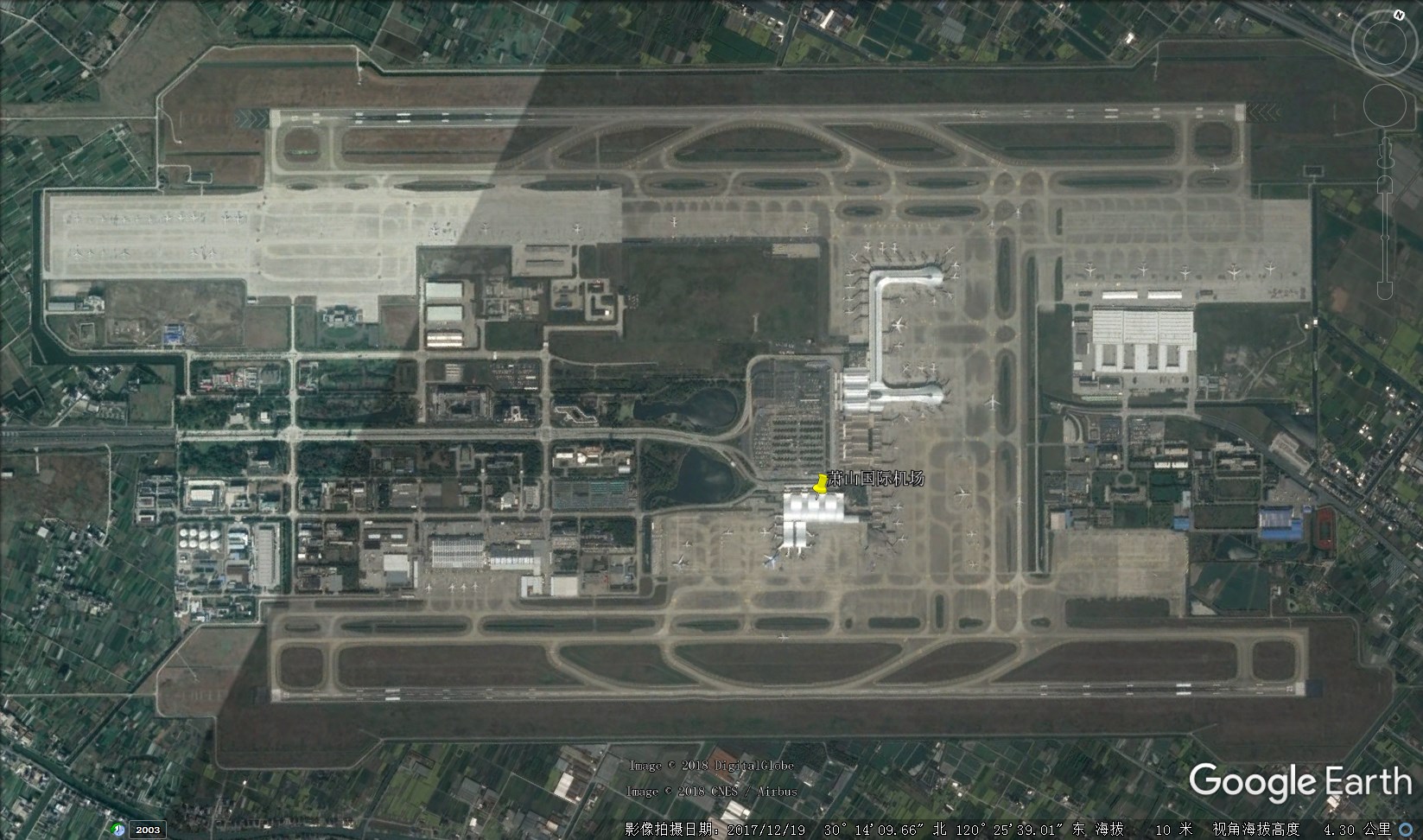 跑道宽度:60米 舟山朱家尖机场 图中可以看到新的航站楼正在施工