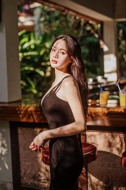 【ins美女】性感小姐姐,好身材需要释放