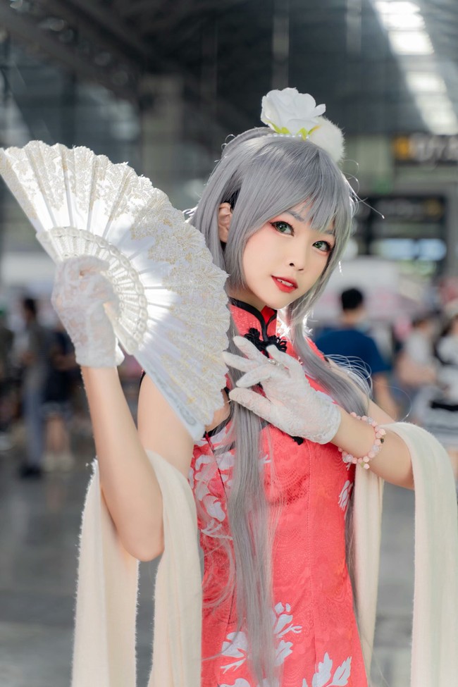 " coser:川岛柚茶 角色:洛天依_药旗袍 摄影:橙子,茄子 后期:丧师傅