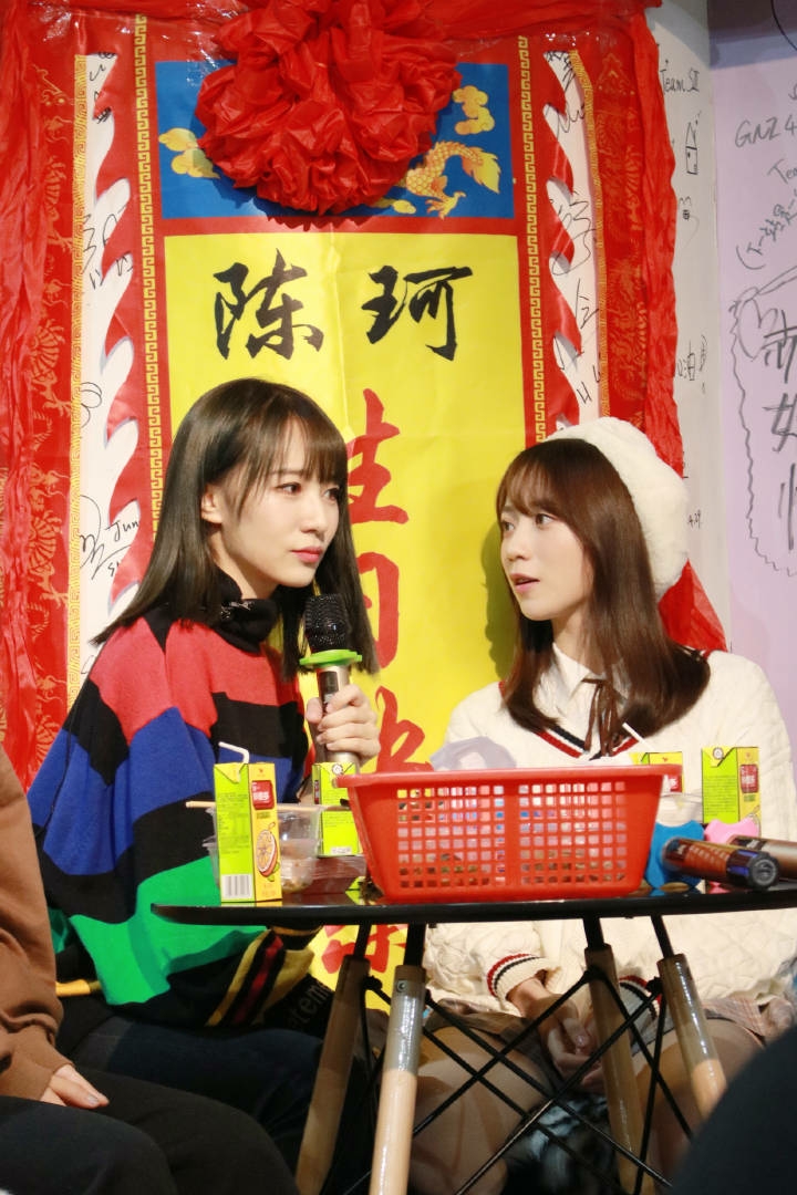 现在的话题一般都是"陈珂超帅,郑丹妮超漂亮
