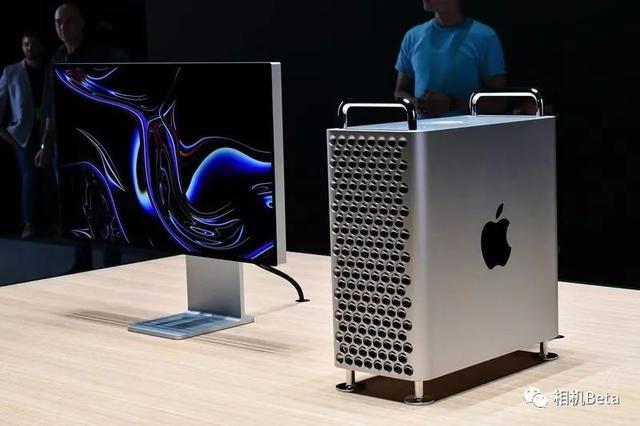 顶配要价31万的mac pro工作站,满身洞洞怎么用啊