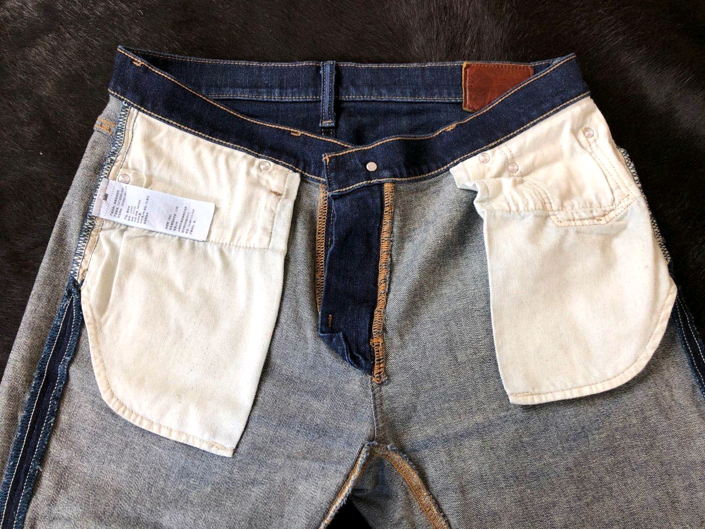 同款裤子不同价格区别 e9db8897aa6c611736f572044a0382a6b04f81bc.jpg