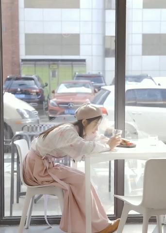 搭汉服穿的小白鞋子,搭汉服穿的小白鞋子叫什么