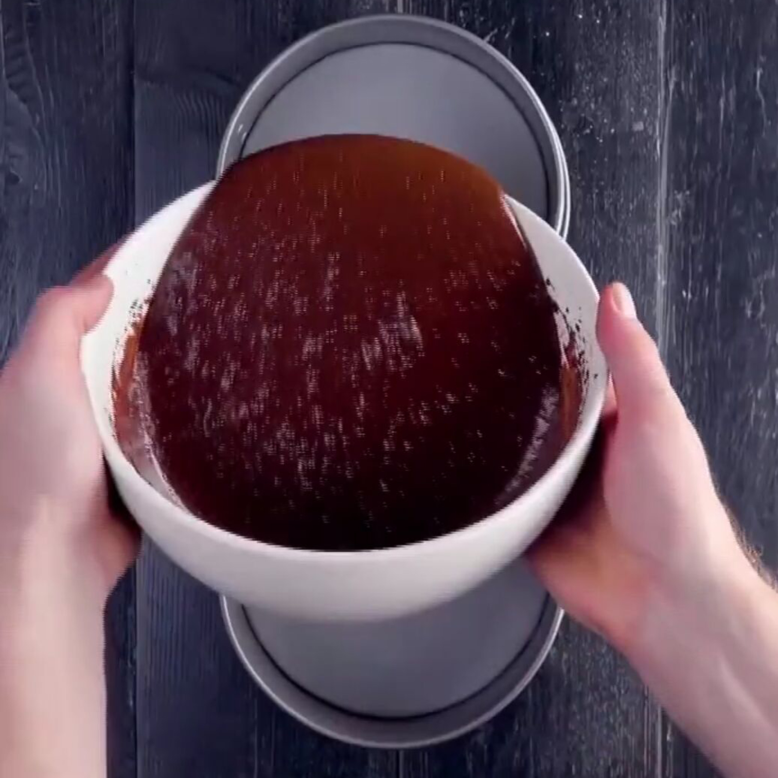 蛋糕胚怎么脱模 eba57aba84e59738211da140eed493b196bbae02.jpg