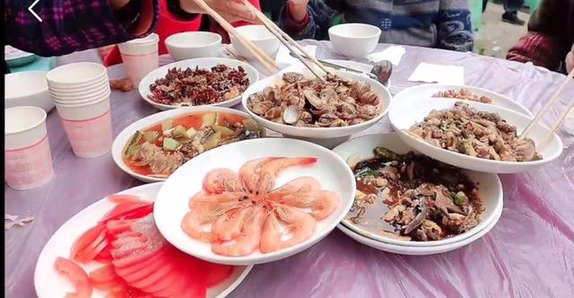 重庆:10岁孩子过"大寿,大摆酒席请客;网友:这叫"无事酒"