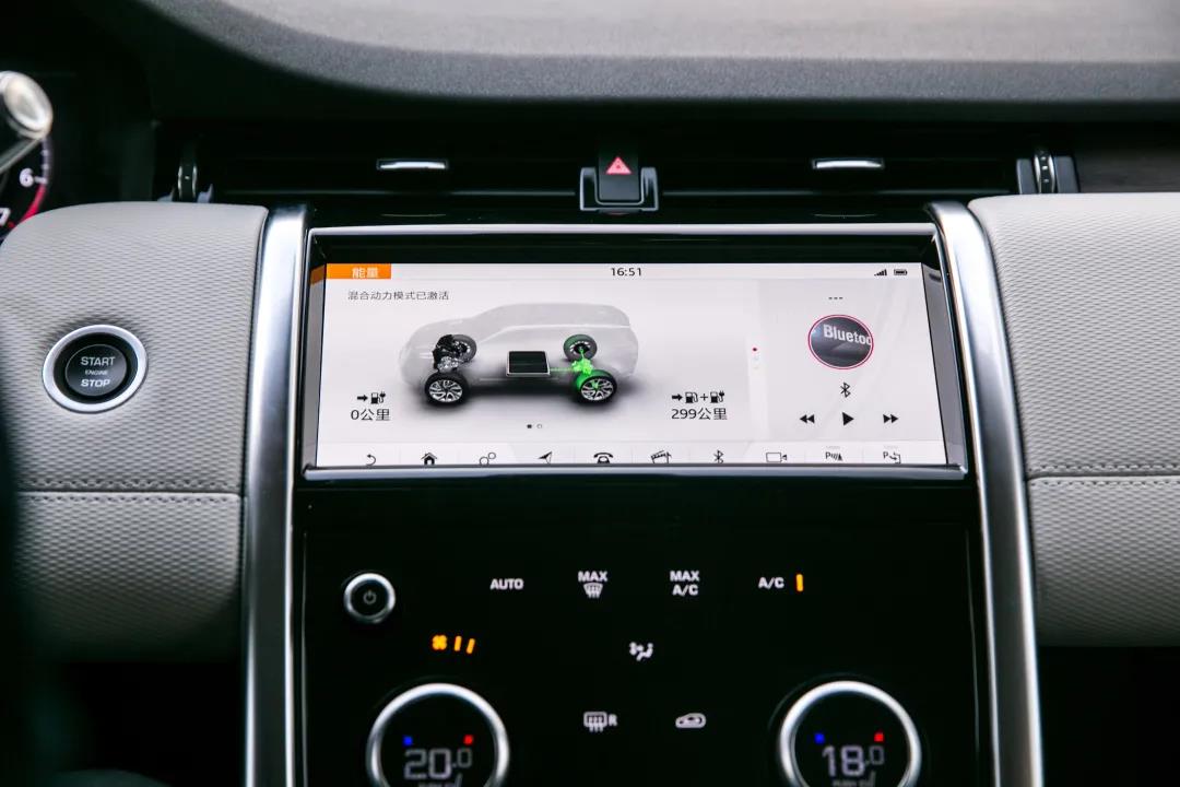 智能驭领尊享触控实时导航,车内wi-fi热点 并支持apple carplay 与