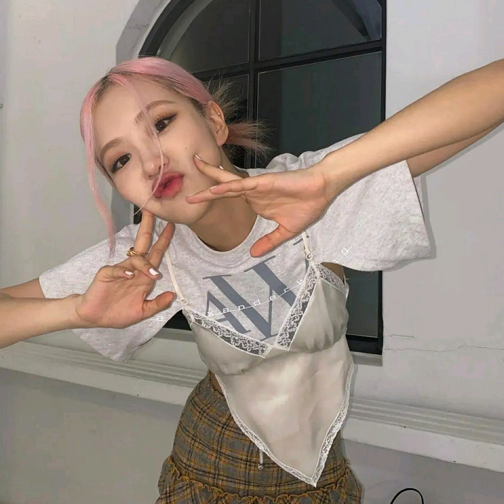 blackpink内衣,jennie最受争议的图片 k-pop服装设计师选择blackpink作为王牌内衣造型的偶像 !