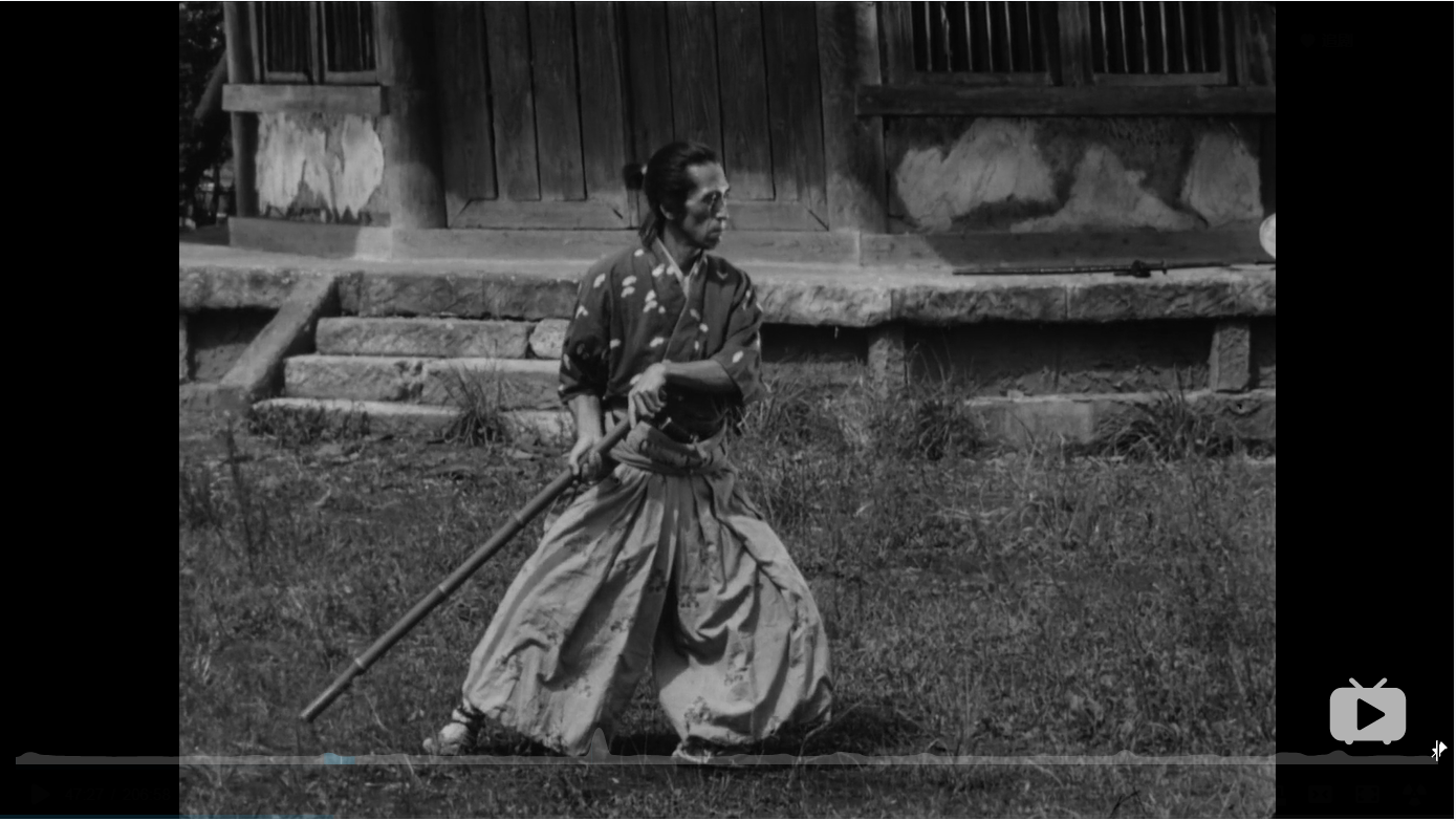 日本军官用的构就类似八相构;  而胁构,在黑泽明导演的《七武士》中