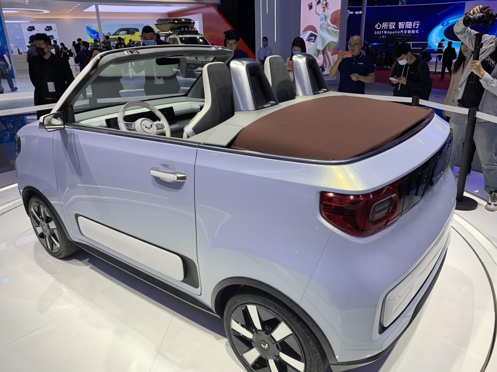 五菱宏光miniev晋级"神车,靠的只是低价低配?