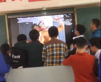 【兄贵百科】boy next door是什么意思?