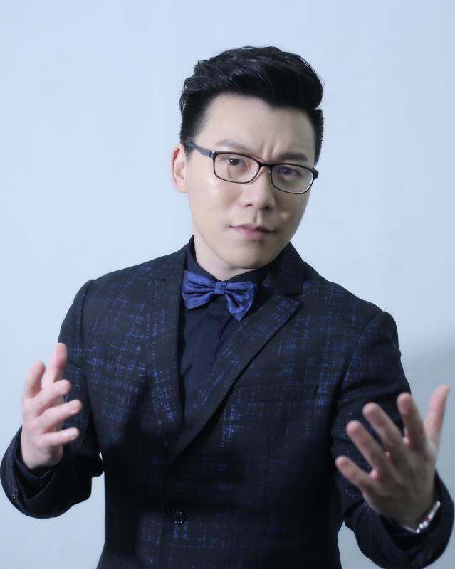 陈铭  