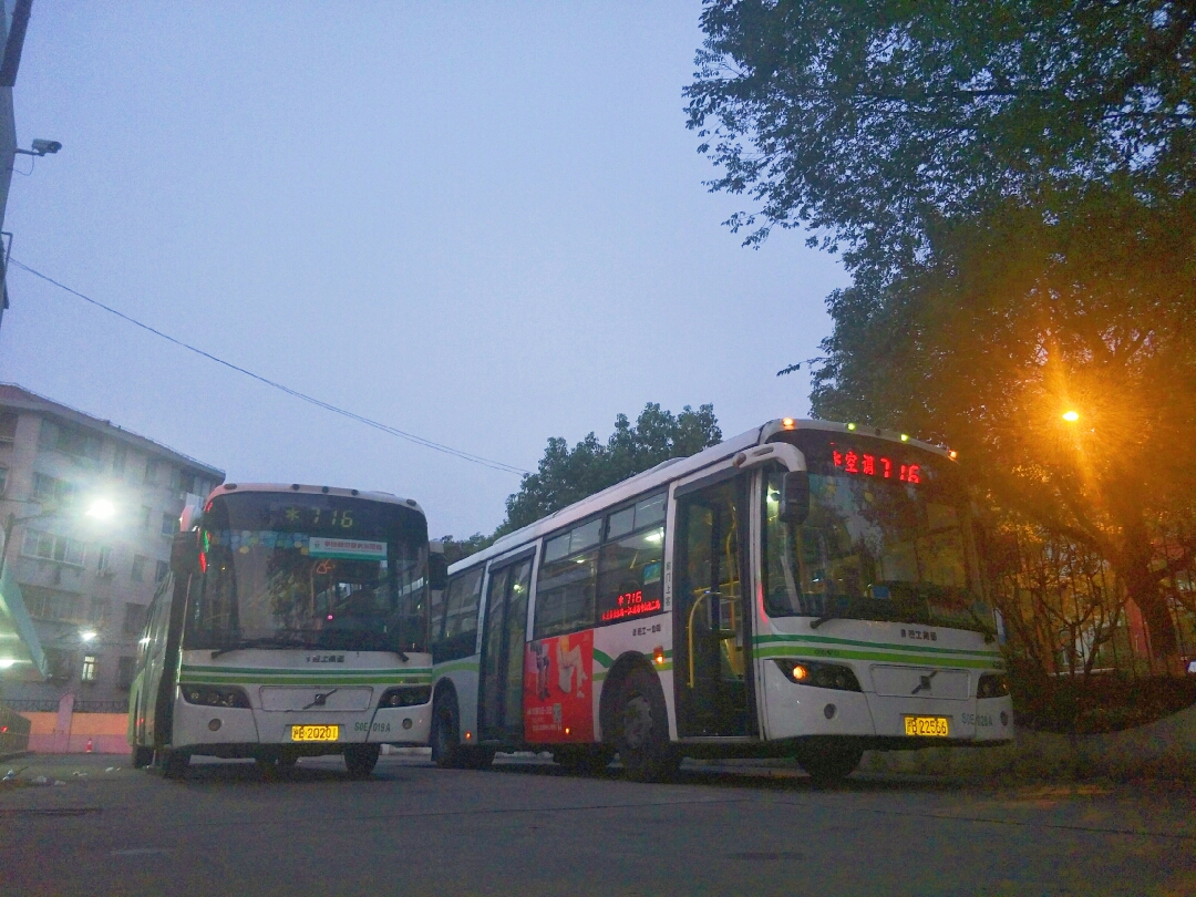 巴士模拟2-V1200 #6：驾驶宇通E12飞驰在凤溪大道上 | OMSI 2 金河市 736路(2/4)_哔哩哔哩_bilibili