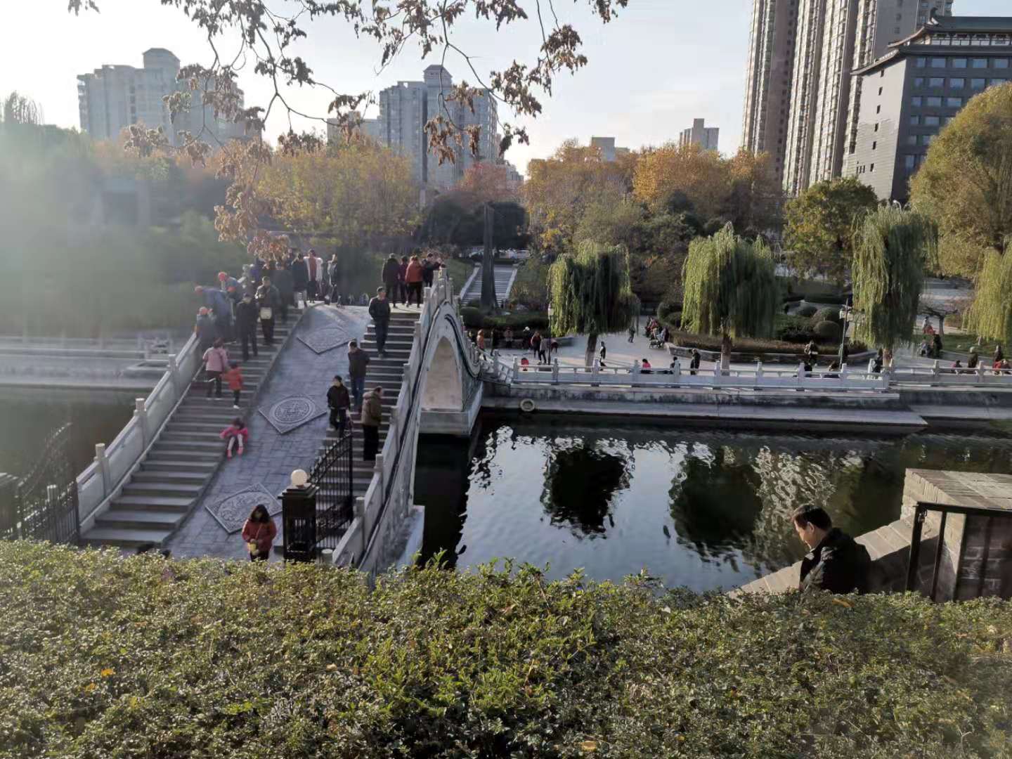 西安环城公园,可看明城墙可赏护城河,景色很不错值得大家一游
