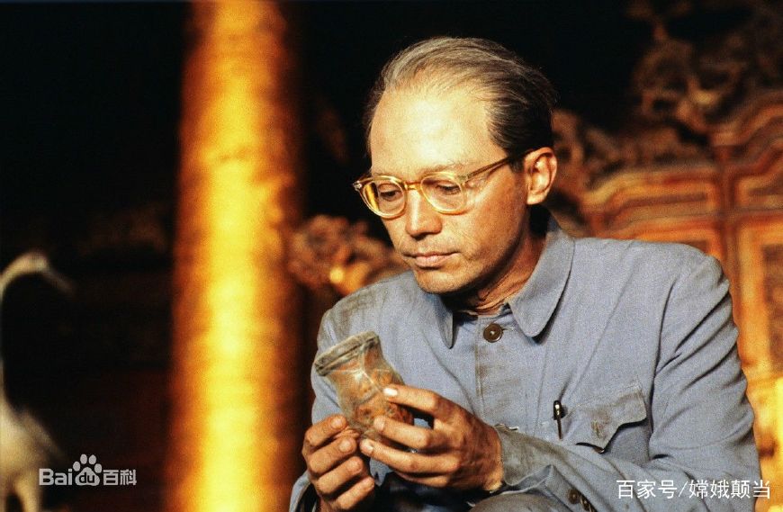 该片讲述了中国最后一个皇帝 爱新觉罗·溥仪从当上皇帝开始到最终