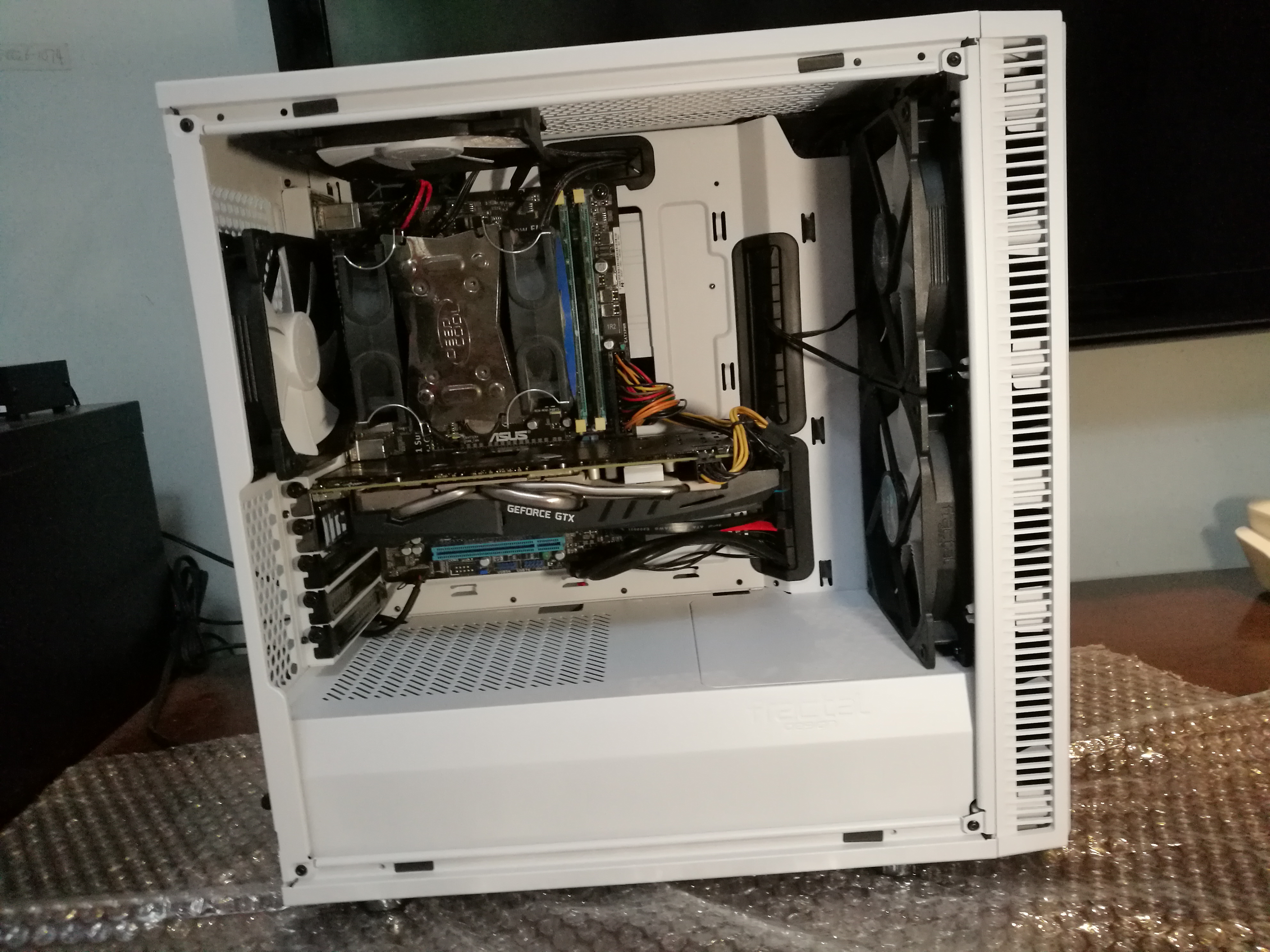 终于下手了,fd define mini c 机箱 安装与上手体验