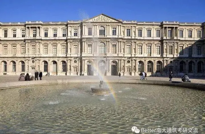 和构图在建筑中加入希腊罗马元素。贴几张代表作 卢浮宫东立面 的图片：