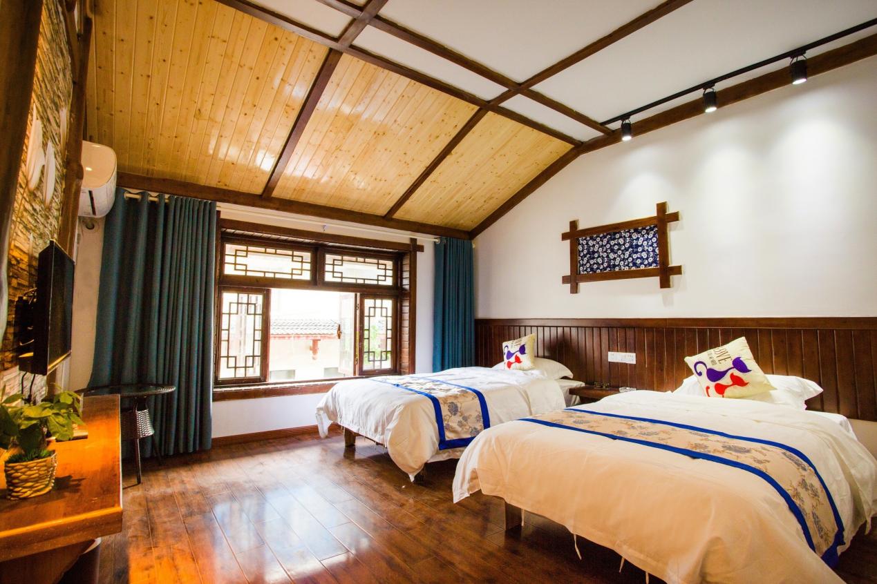 开屏消费观｜去小城过大年！普开云体育- 开云体育官方网站- 开云体育APP 最新2025洱、德宏等地成“反向过年”黑马目的地