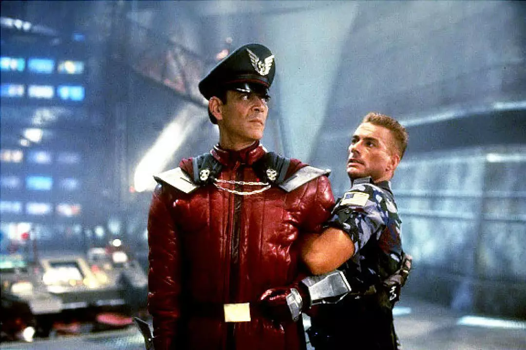 要说明的是,美版的维加译为:拜森(m·bison),据说是避讳拳王泰森的嫌