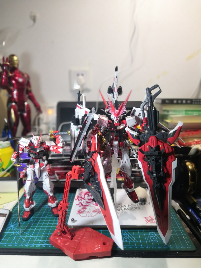 半成品 飞行背包 众所周知,红龙异端的本体是这三把王者之剑(滑稽