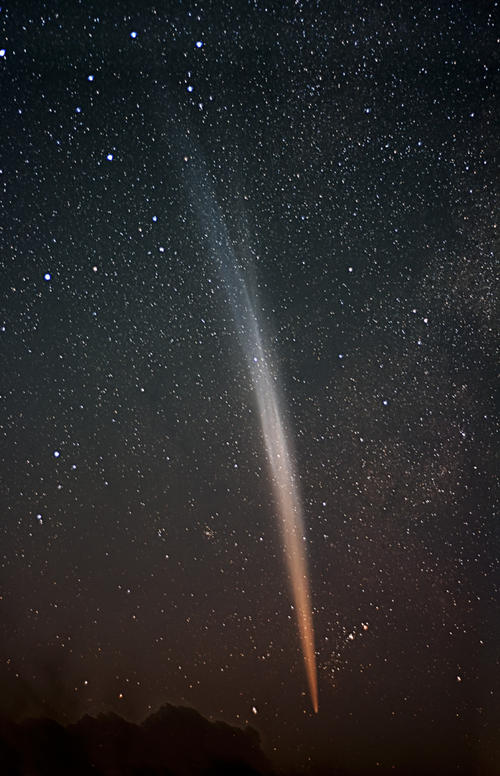 4 威斯特彗星(c/1975 v1,west)视星等:-3: 威斯特彗星为一颗非周期