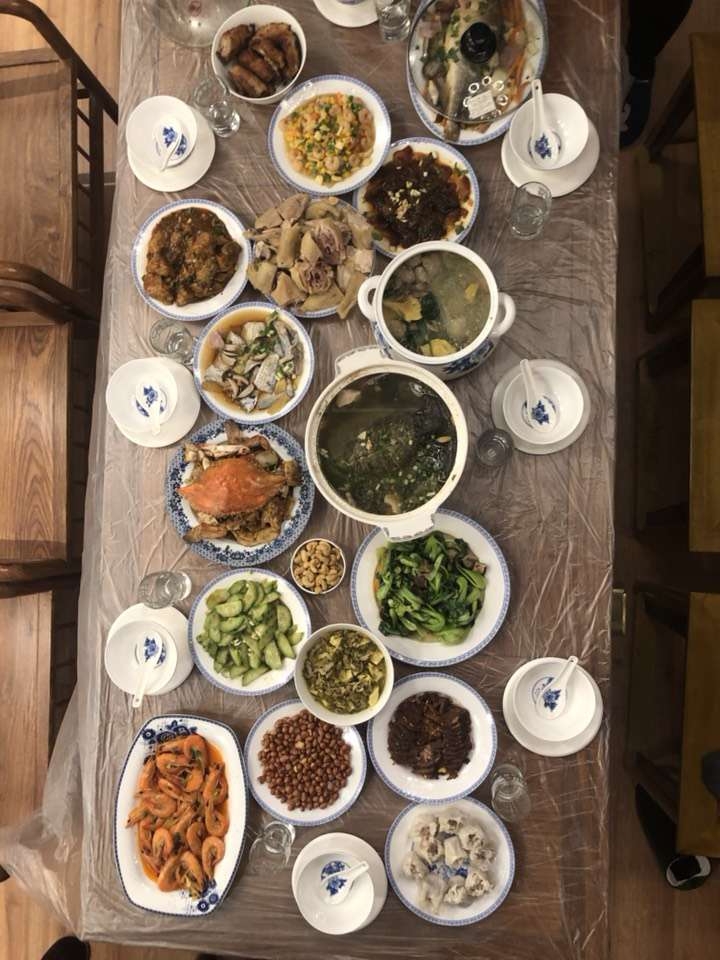 瞧,这就是我们做的一桌子的年夜饭!