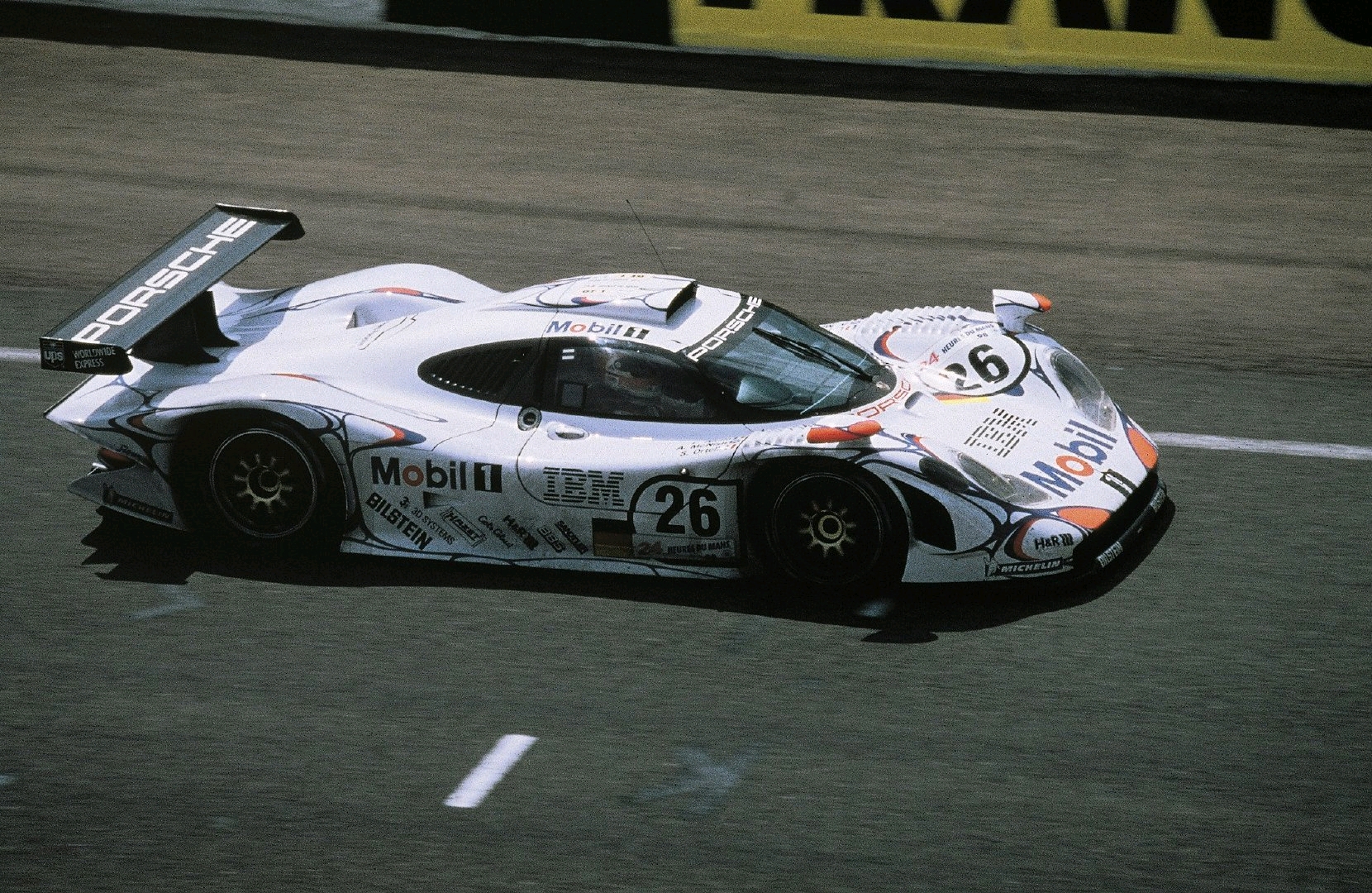 保时捷911 gt1