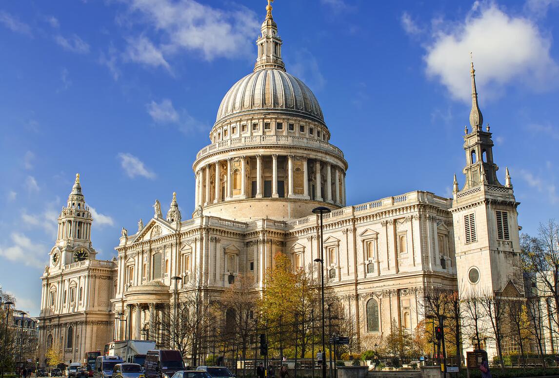 为英国最大的教堂,古典主义建筑风格,英国资产阶级革命的纪念碑,设计