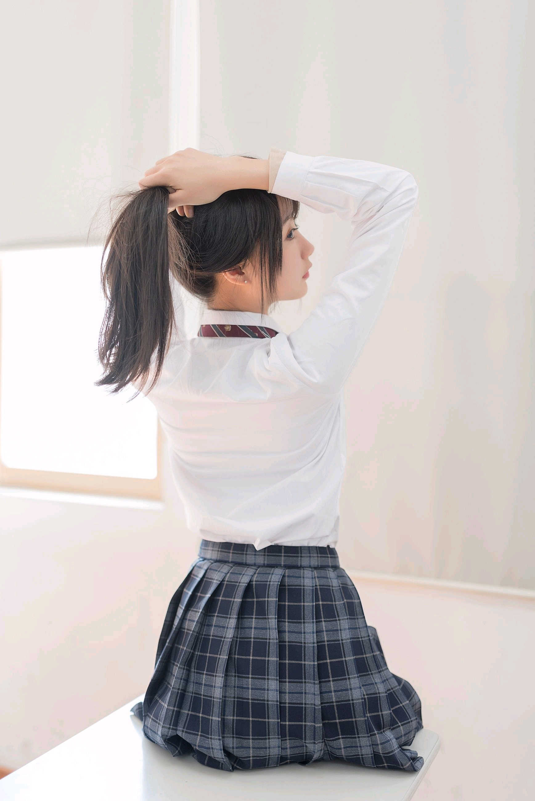 刘海女生的jk黑丝写真