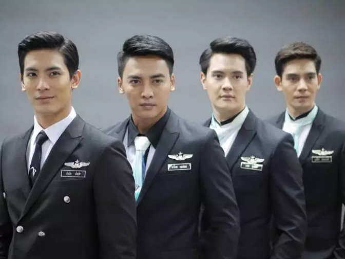 《云霄之恋》是泰国明星son&pat三度合作的现代空少题材浪漫云端爱情