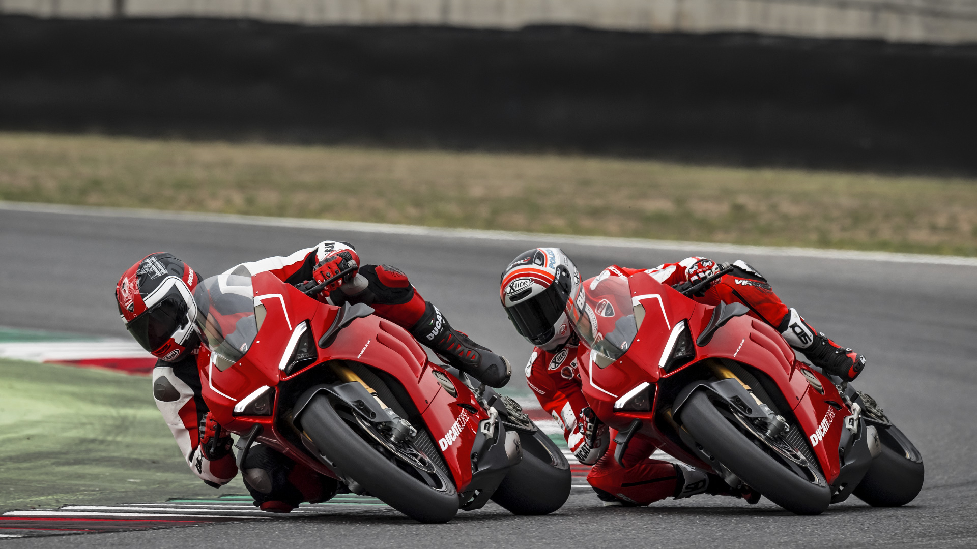 杜卡迪panigale v4 r摩托车