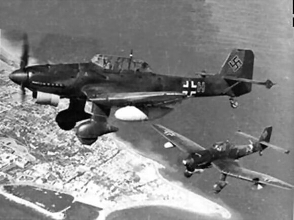 闪击法国和低地国家 不列颠空战 马耳他战役 入侵苏联 斯图卡轰炸机的