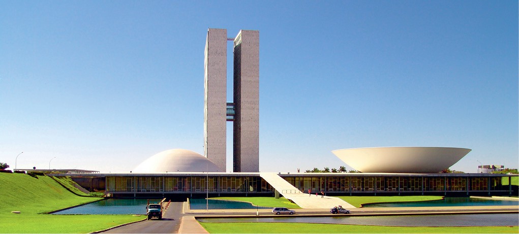 奥斯卡·尼迈耶(oscar niemeyer,1907 ~ 2012),著名的巴西建筑师