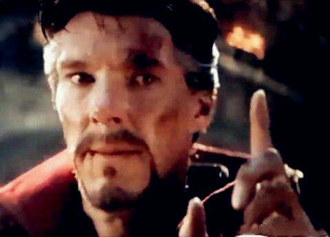 在钢铁侠打响指之前,奇异博士向他竖起了一根手指头   这是什么意思