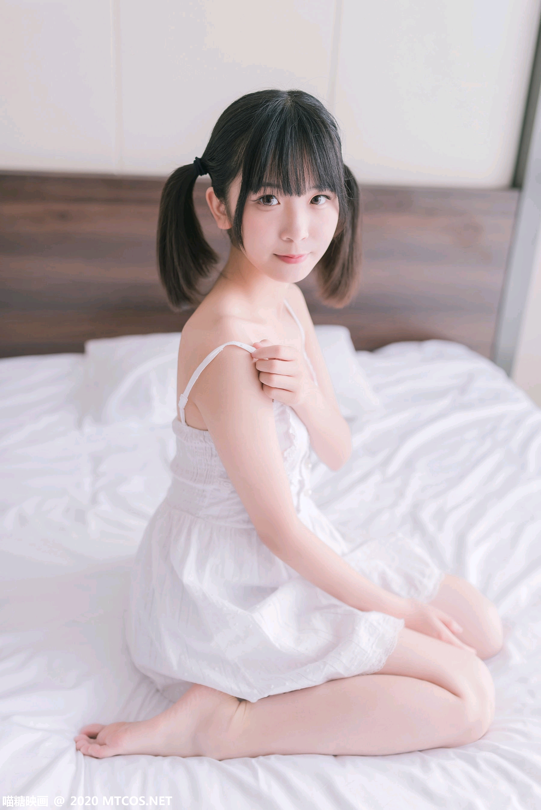 喵糖映画白裙少女