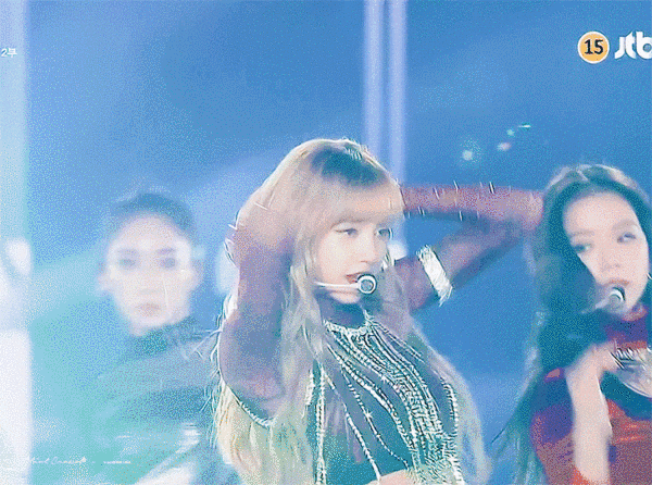 blackpink的lisa在韩竟因长相遭受歧视,与海外高人气形成鲜明对比!