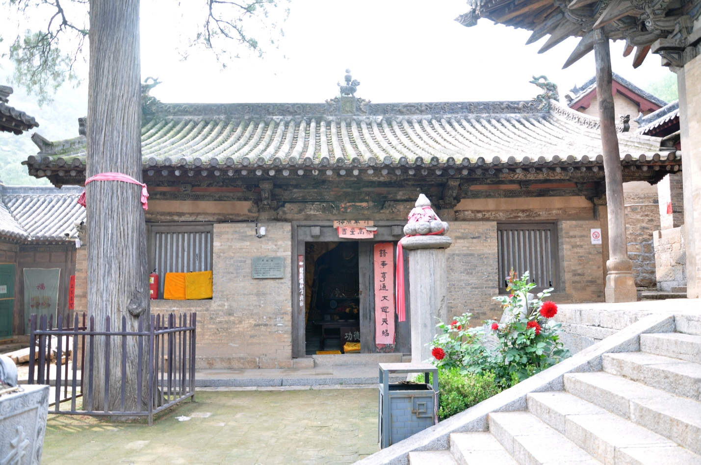 平顺龙门寺西配殿,五代建筑,建于后唐同光三年,即公元925年.