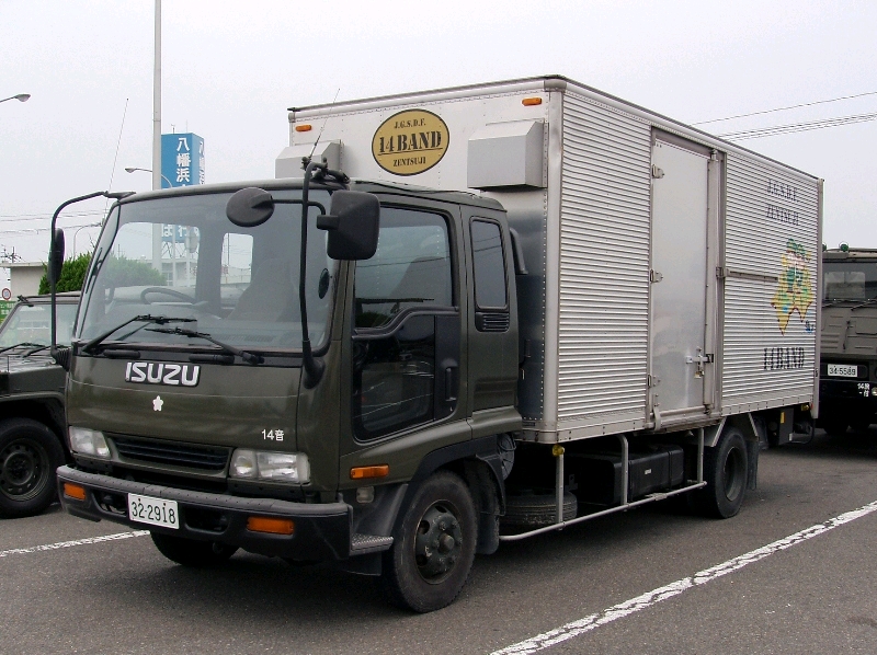 日本陆上自卫队五十铃elf载货车(器材运输车)