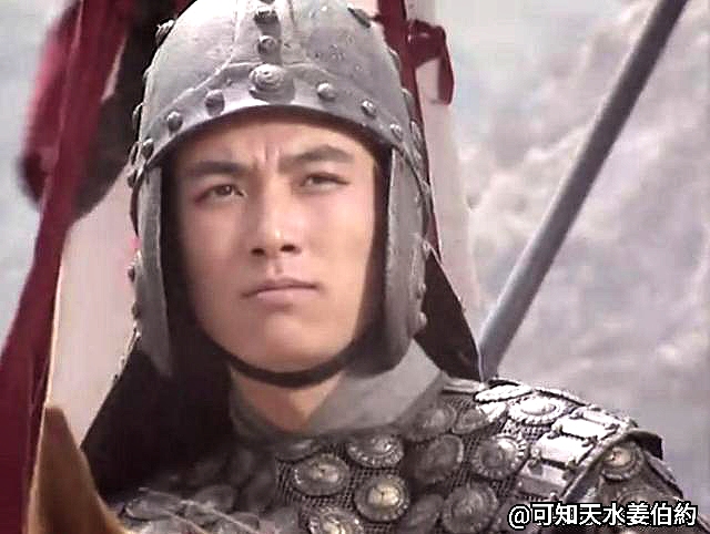 张天舒是哈尔滨人,出演青年姜维时才24岁,他演的青年姜维广受好评.