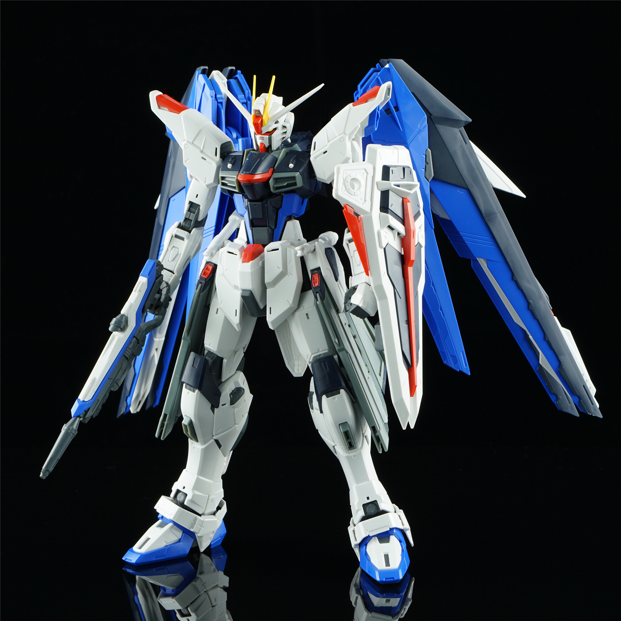 【高达模型吧评测】mg zgmf-x10a 自由高达 ver.2.0 - 哔哩哔哩