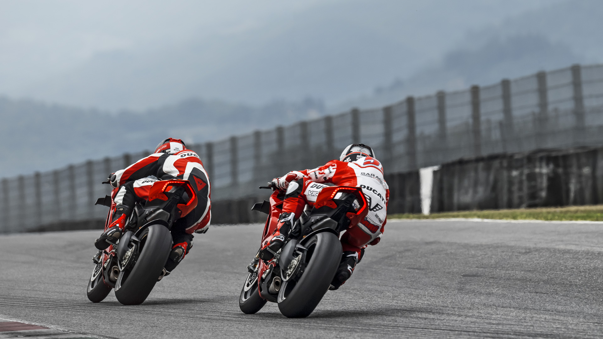 杜卡迪panigalev4r摩托车