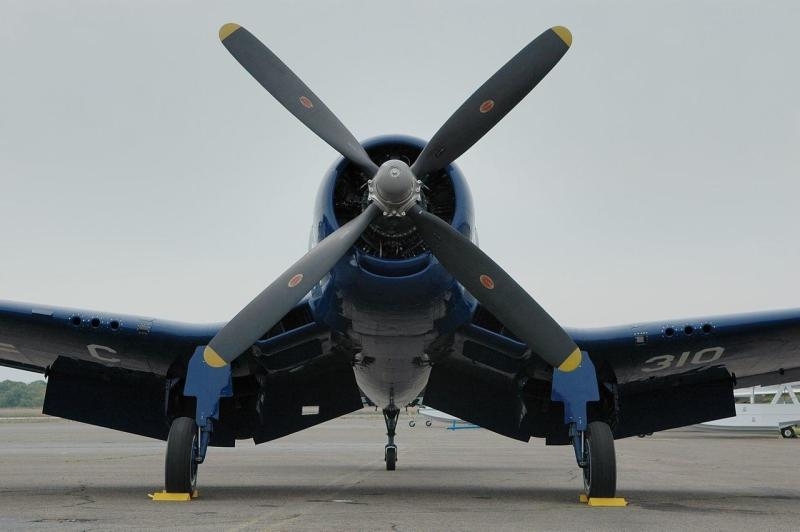 轻小说 原创连载 飞行篇6.f4u"海盗"战斗机 au-1:专为对地攻击而开发.