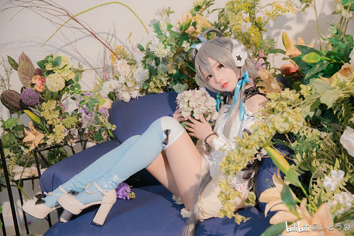 [洛天依]看看大家最喜欢套cos服