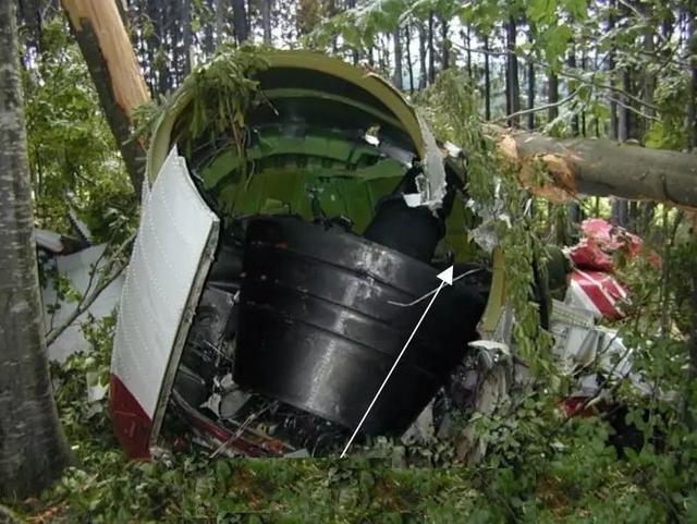 致命交汇点乌柏林根空难71条鲜活生命化成永恒