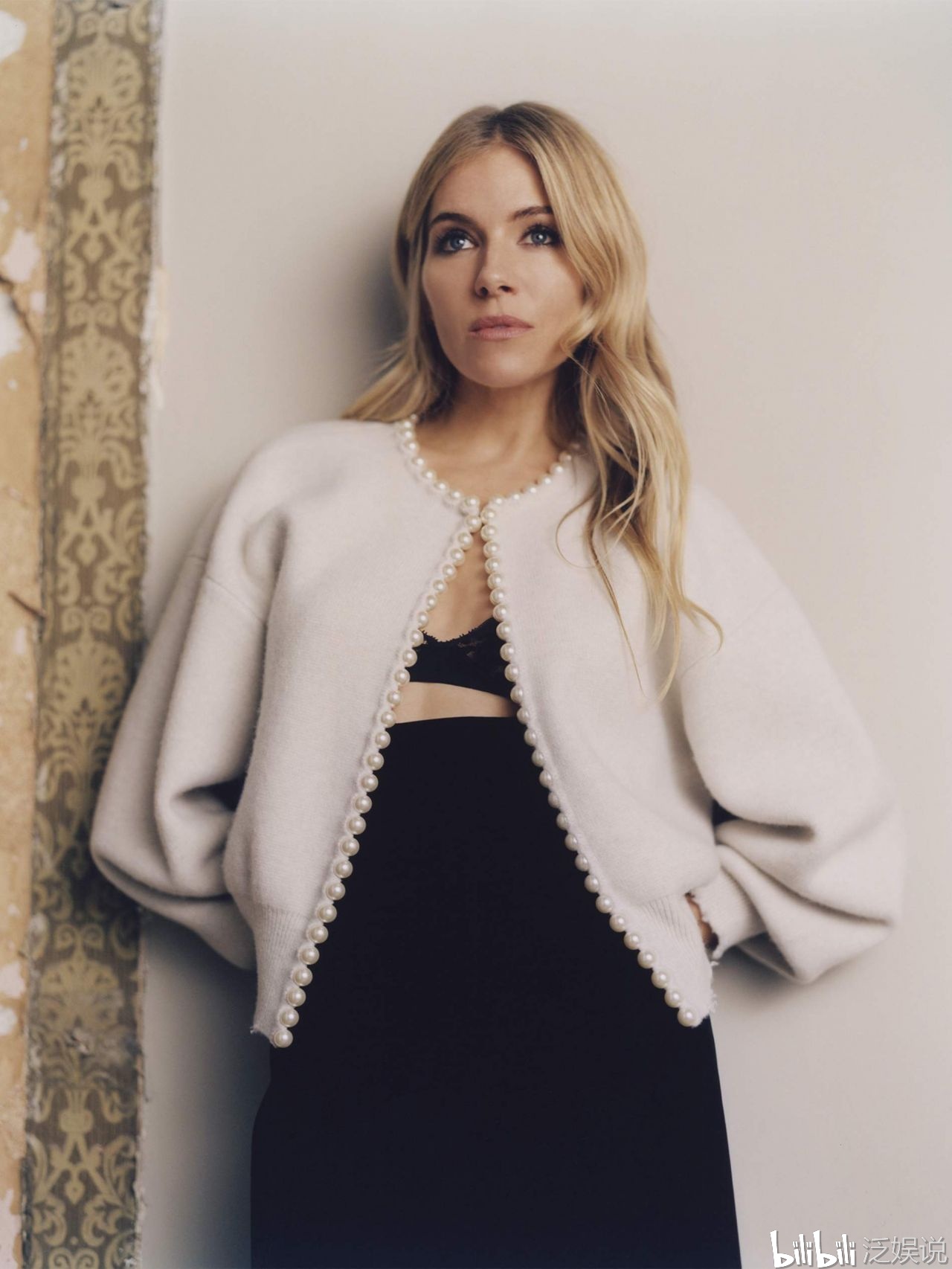 net-a-porter11月刊上的西耶娜·米勒 sienna miller