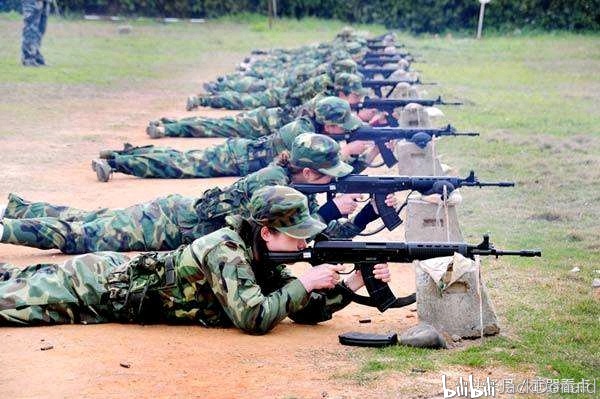 (步枪合集)不断进步的中国军工—浅谈国产qbz03突击步枪 哔哩
