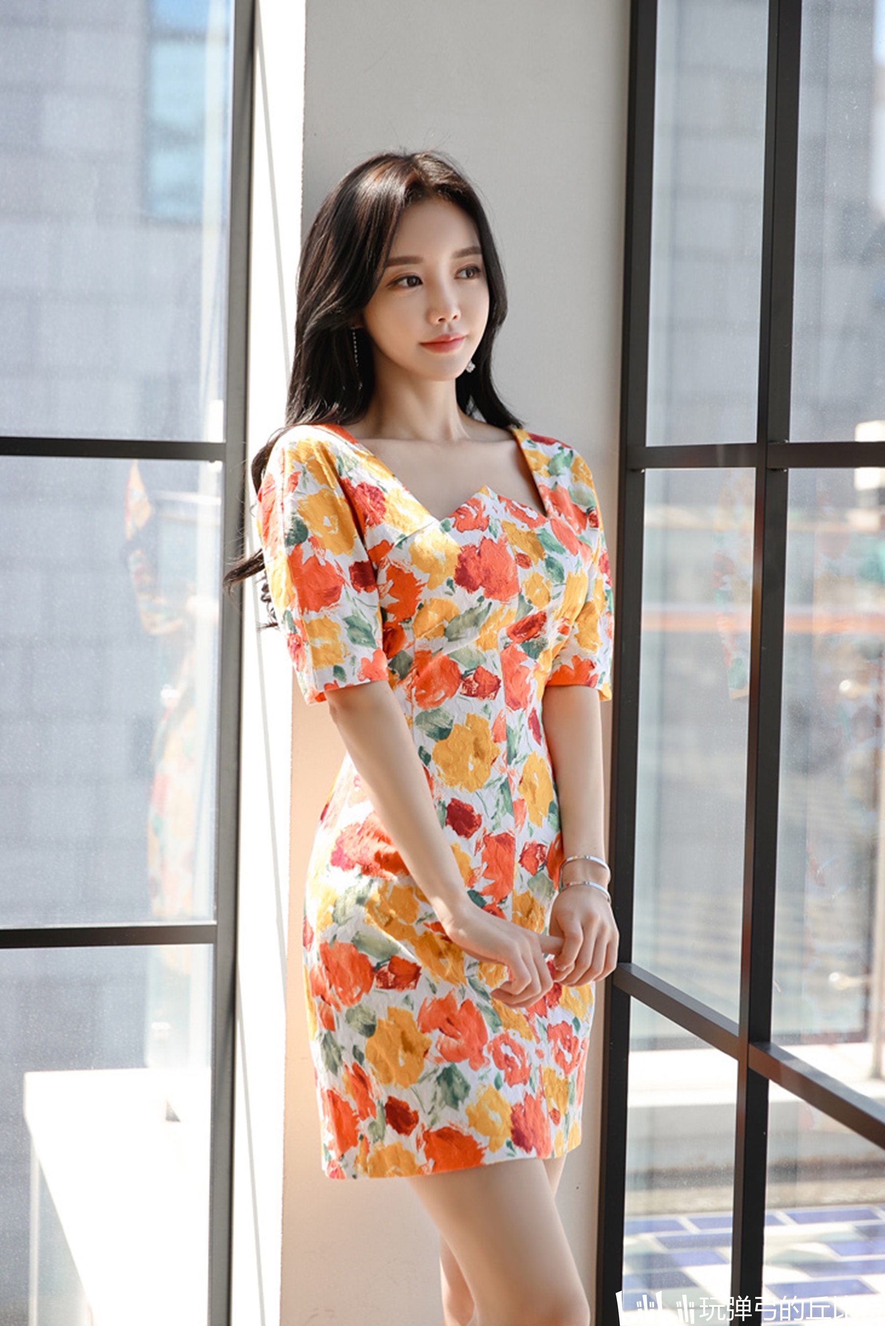 碎花裙摆拍,美女的时尚穿搭