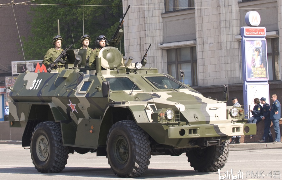 5毫米机枪)安装了btr-80a的30毫米机炮炮塔的bpm-97轻型装甲输送车