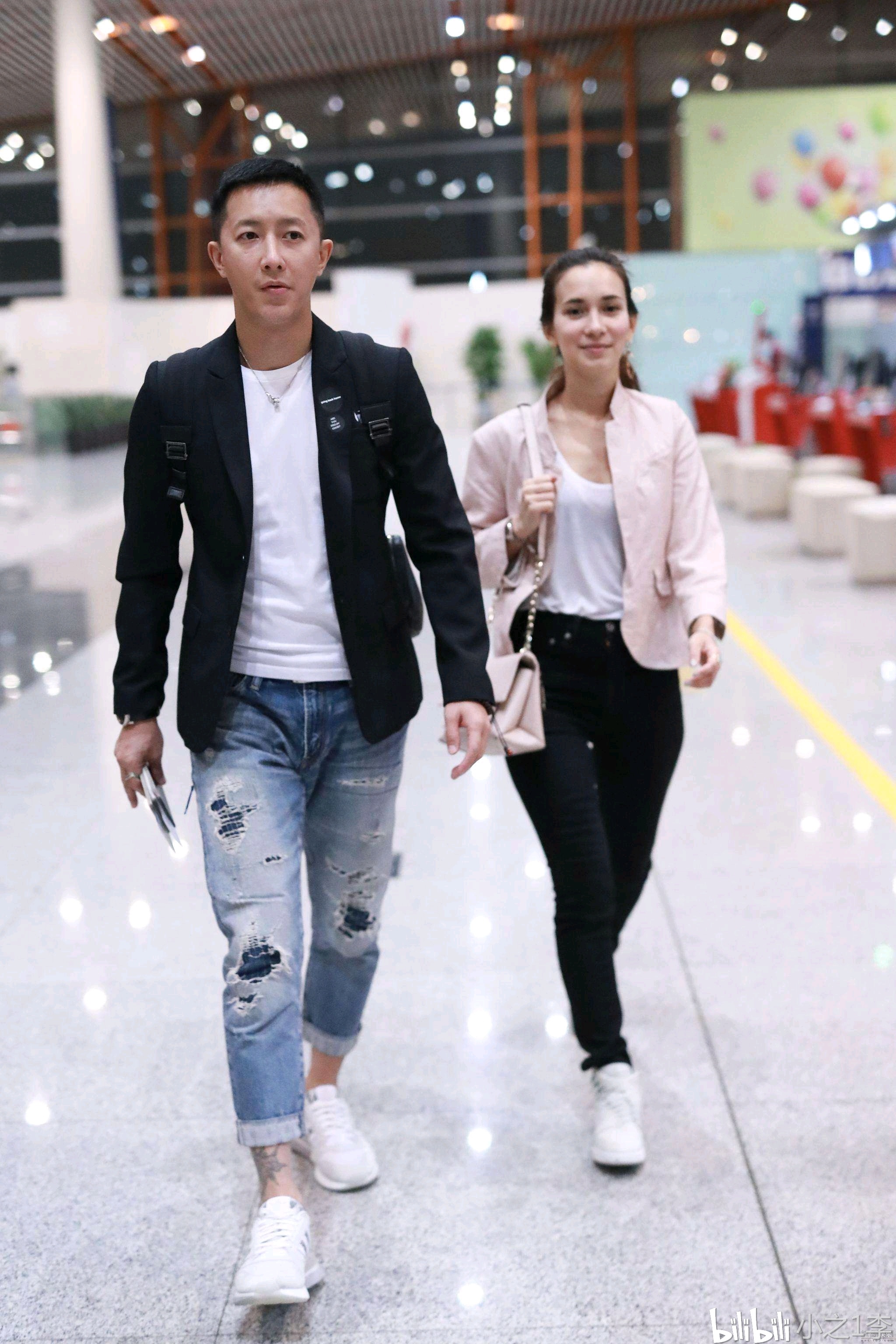 韩庚卢靖姗在本月的31号在新西兰正式举行婚礼!