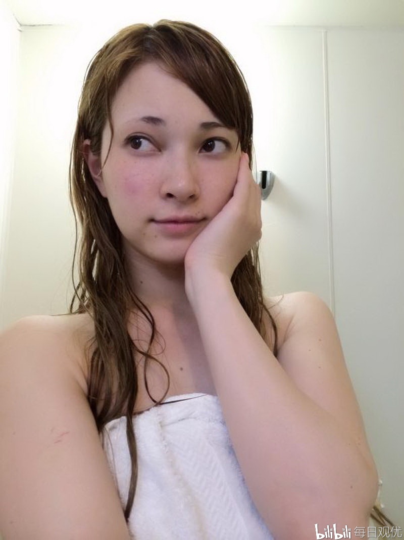 每日观优蒂亚tia一个拥有比利时荷兰与日本血统的混血美女