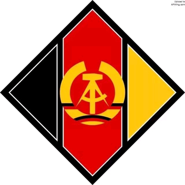 游戏 网络游戏 黑白画变成彩色画之前我画过东德空军的机徽,因为是
